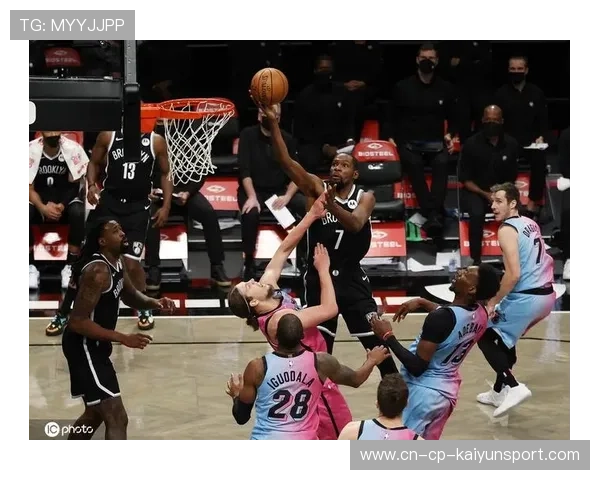 杜兰特被包夹，太阳外线开始起势