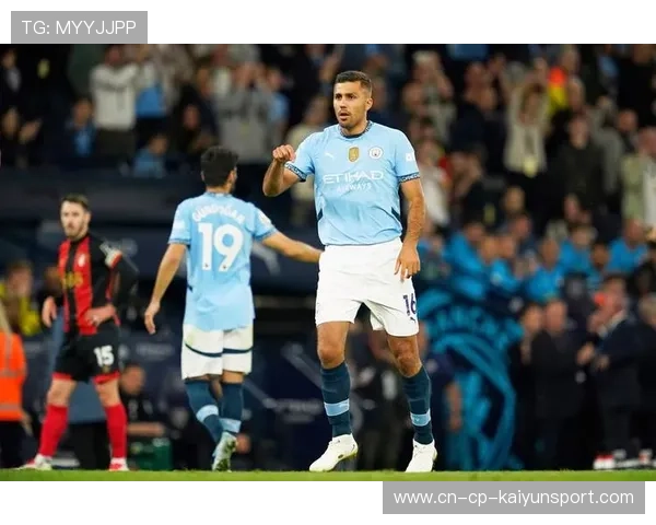 罗德里中距离劲射反弹入网，曼城掌控节奏