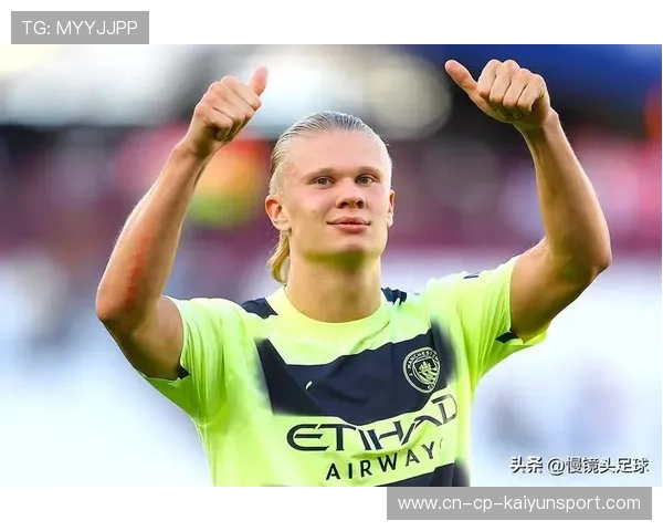 哈兰德背身拿球吸引包夹：撕裂防线的新艺术